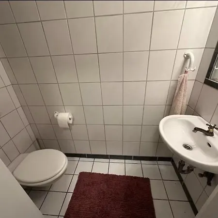 Modernes Haus In Messe Flughafen Dus Appartamento
